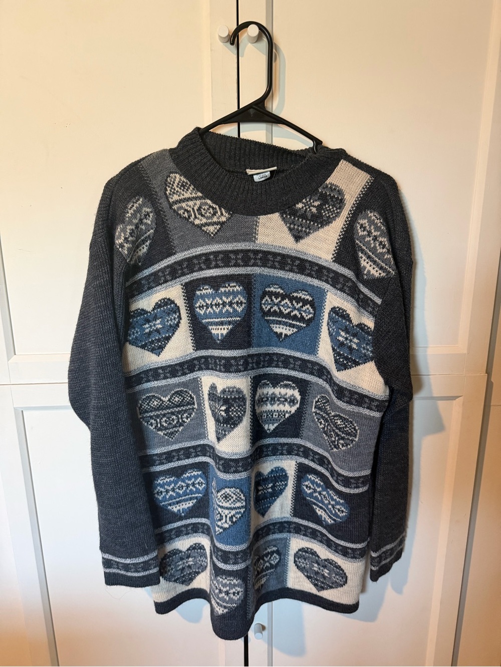 Classic Elements Heart-Pattern Crewneck Sweater - Navy & Gray